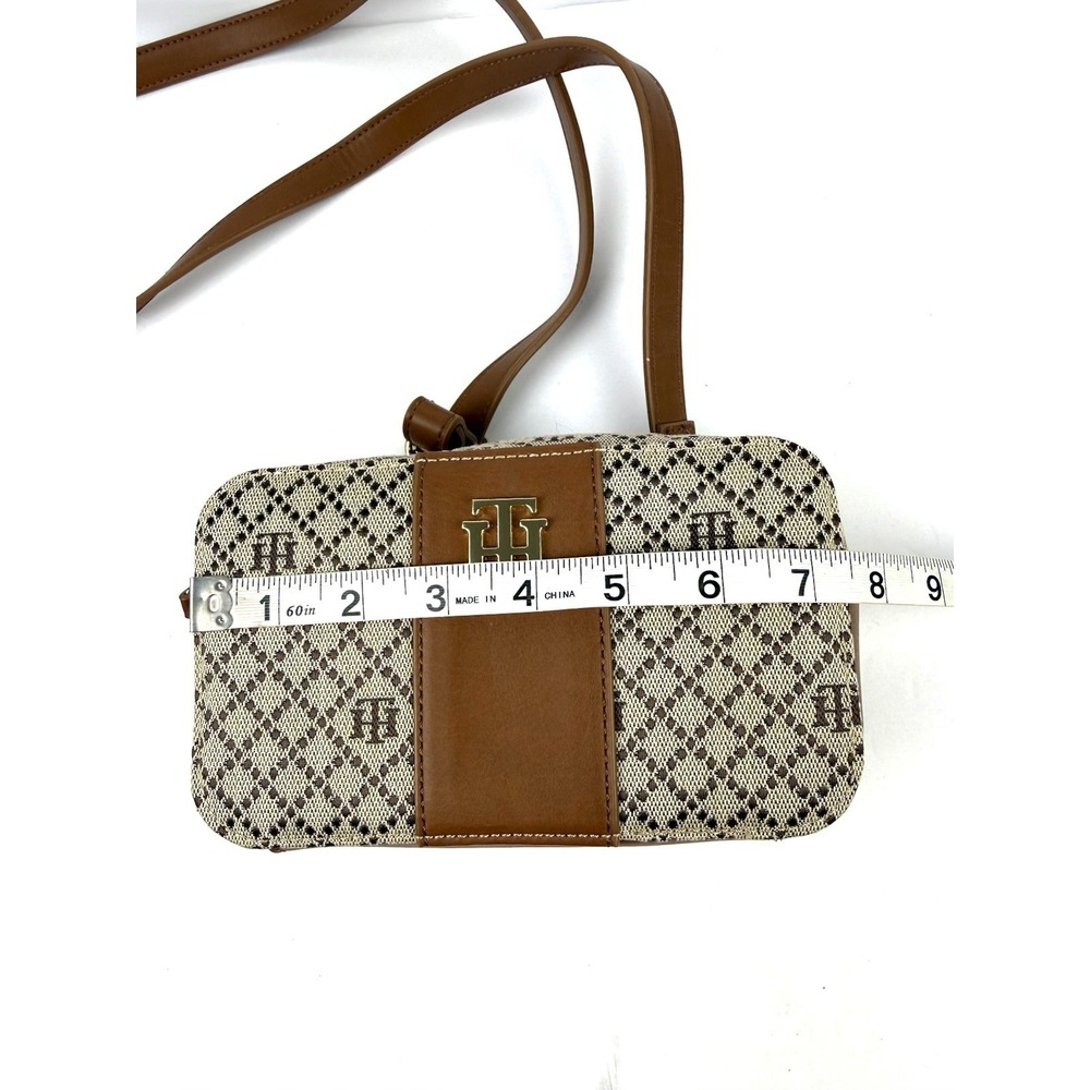 Tommy Hilfiger Signature Belt Bag Crossbody Camera Bag Monogram Canvas NWT - Picture 9 of 11